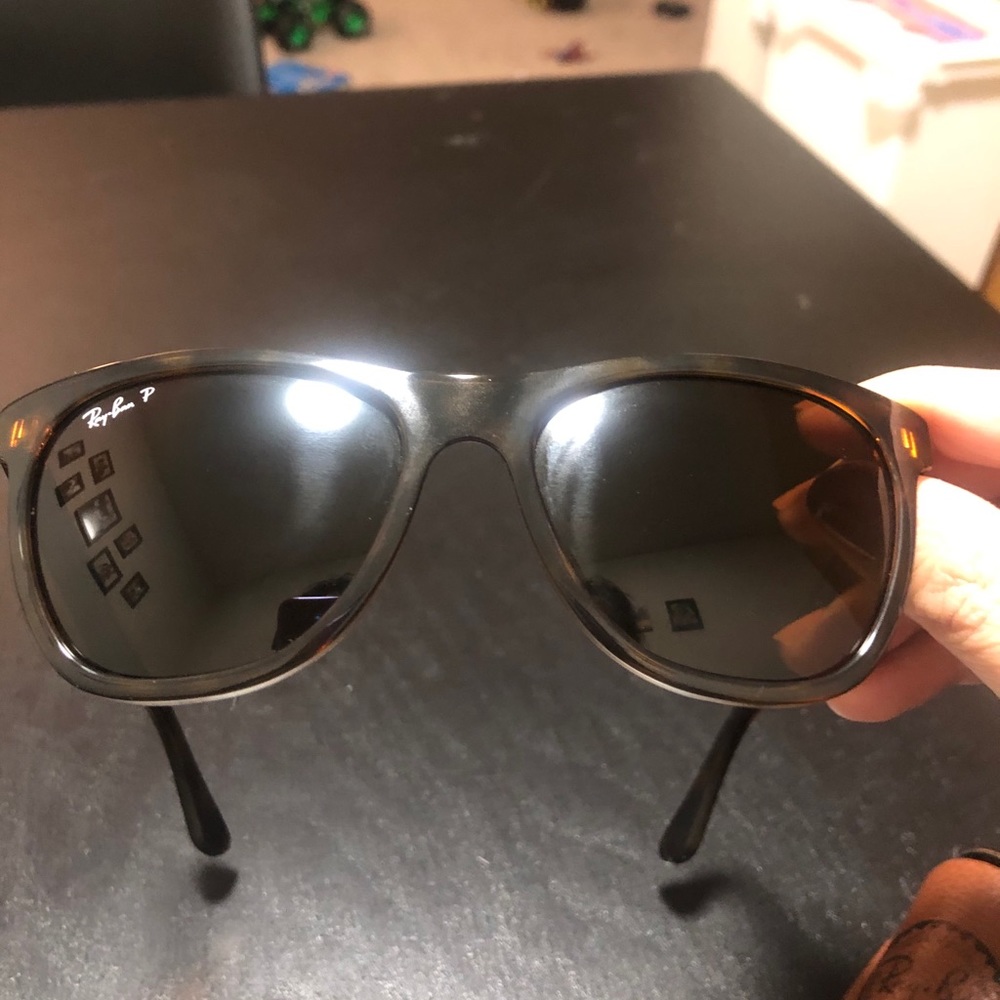 **SOLD OUT**Rayban tortoise polarised sunglasses - Picture 2 of 7